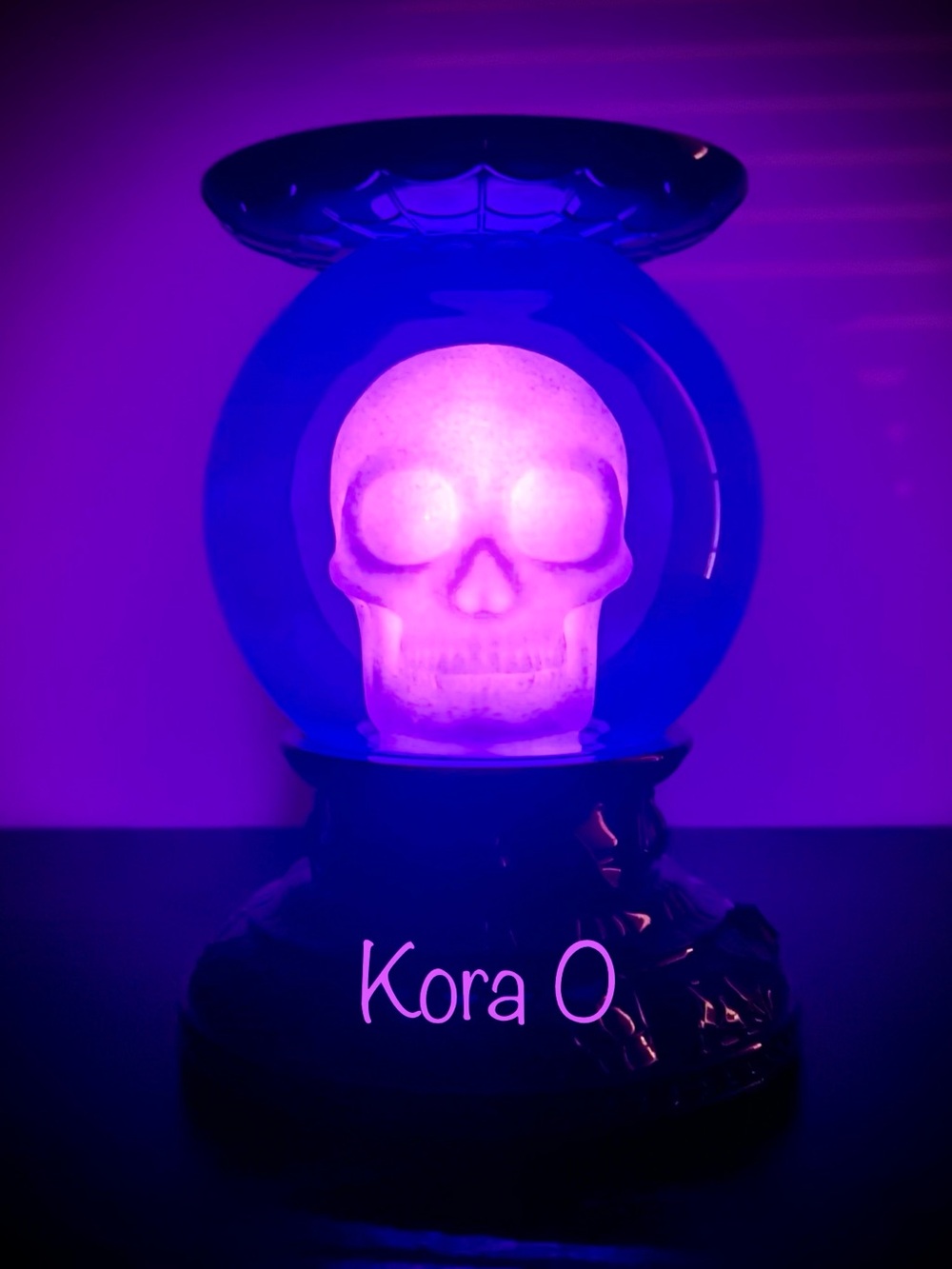 BBW Light-Up Skull Globe Pedestal NEW